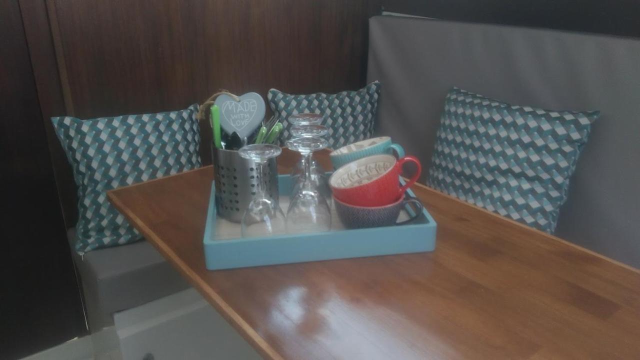 Nuit Sur Un Voilier Hotell Nonsard-Lamarche Eksteriør bilde